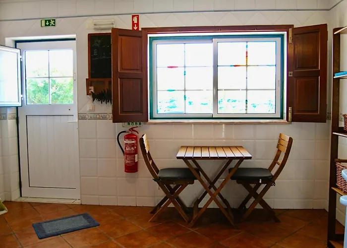 בית נופש Carlos House - Beach, Sunny Balcony, Shared Pool בליאל