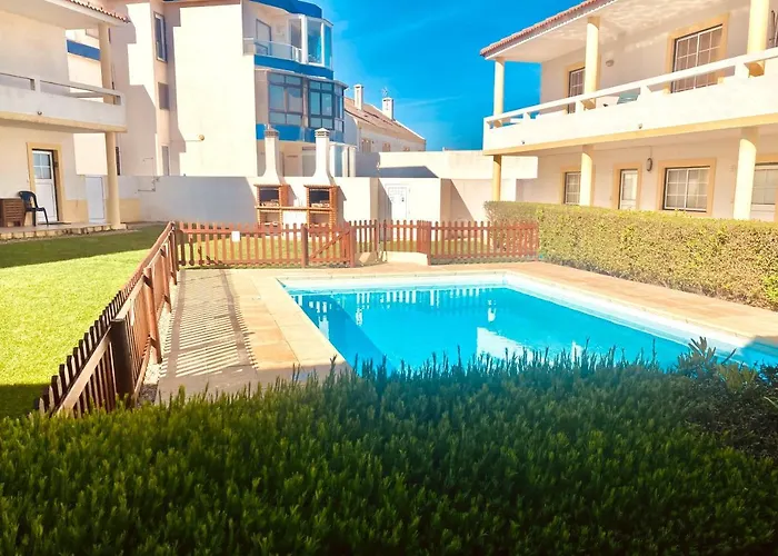 בית נופש Carlos House - Beach, Sunny Balcony, Shared Pool *