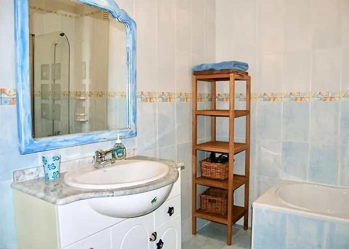 Carlos House - Beach, Sunny Balcony, Shared Pool בליאל